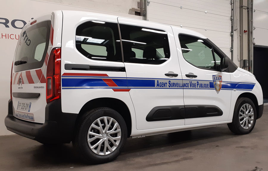 balisage vehicules prioritaires ASVP agent surveillence voie publique orafol pm utilitaire véhicule leger